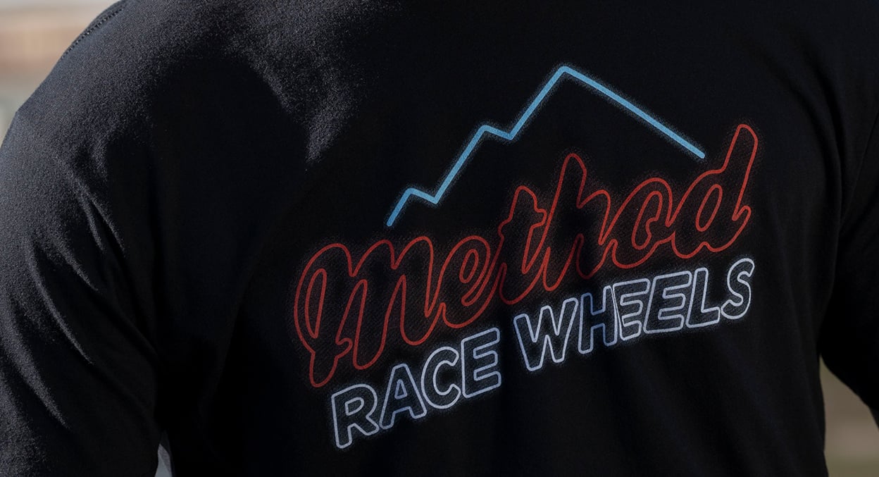 METHOD NEON MOUNTAIN TEE BLACK
