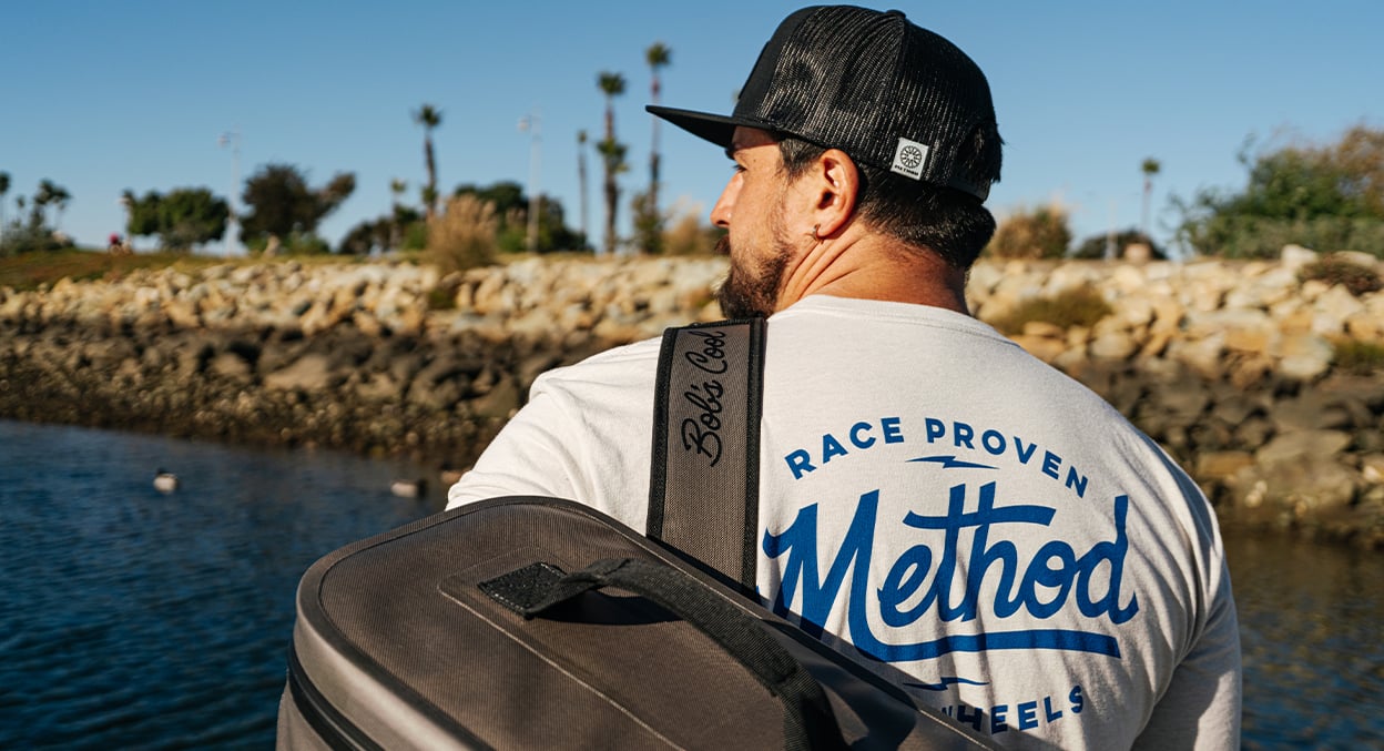 METHOD RACE PROVEN TEE SAND
