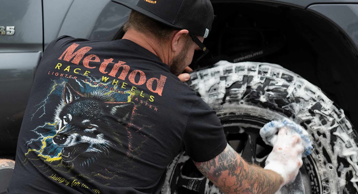 METHOD LONE WOLF TEE BLACK