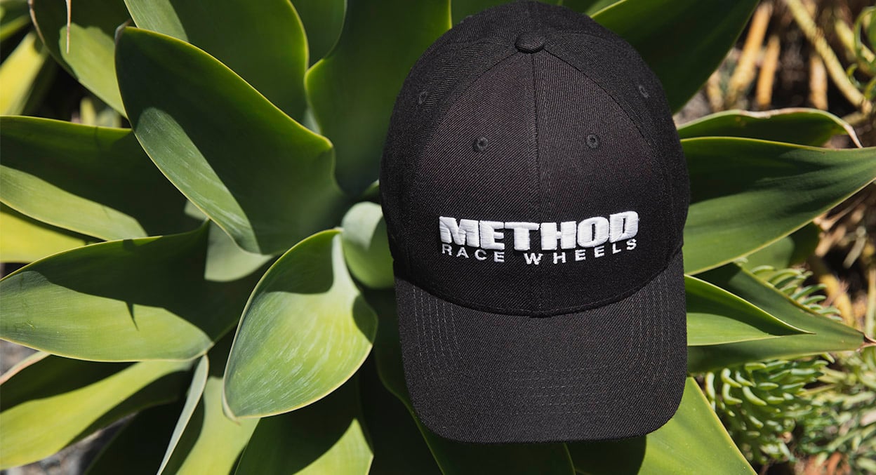 METHOD BRAND LOGO CURVED BILL HAT SNAPBACK BLACK