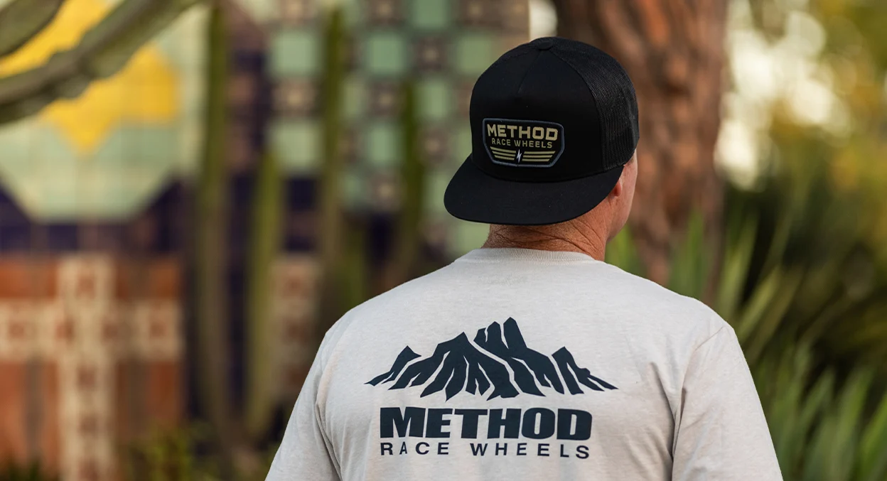 METHOD FLIGHT BADGE FLATBILL TRUCKER HAT BLACK SNAPBACK
