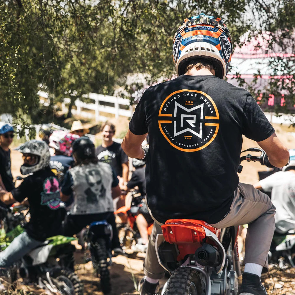 METHOD MRW BADGE TEE BLACK